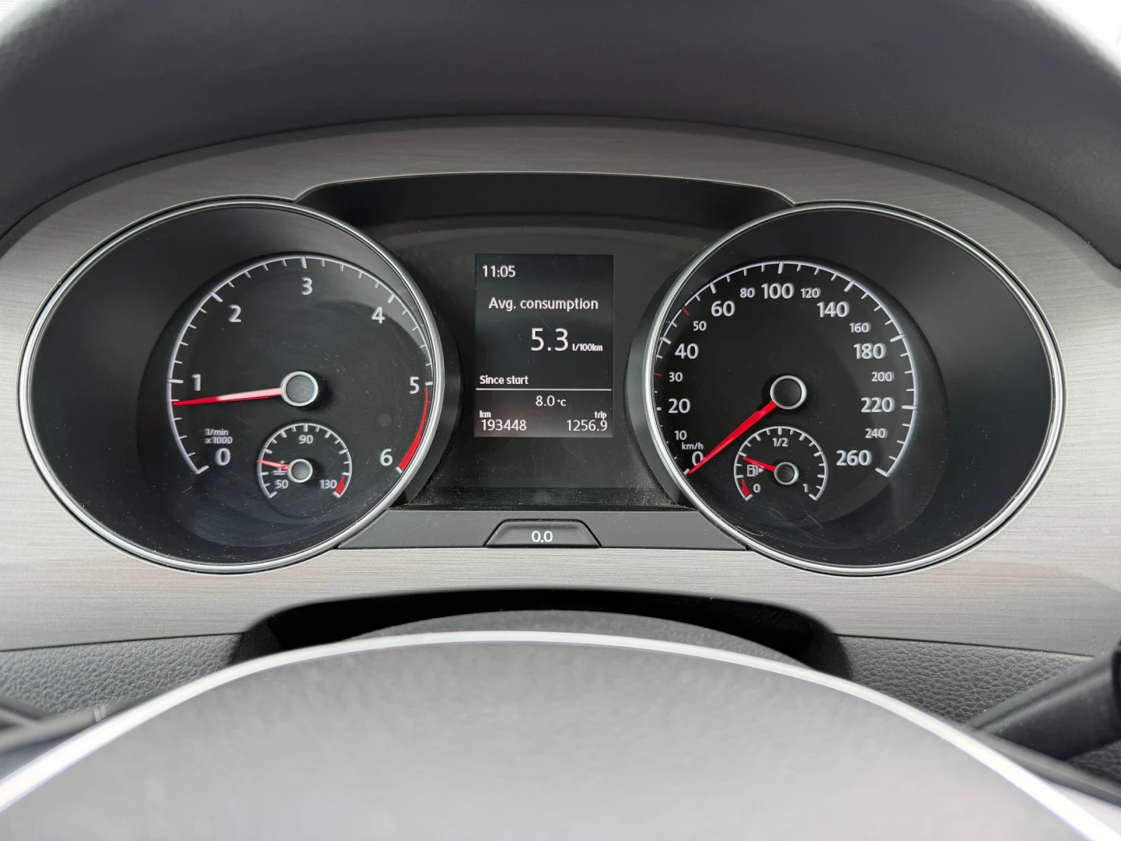 VW Sportsvan 1.6 TDI 110kc, снимка 13 - Автомобили и джипове - 54021038