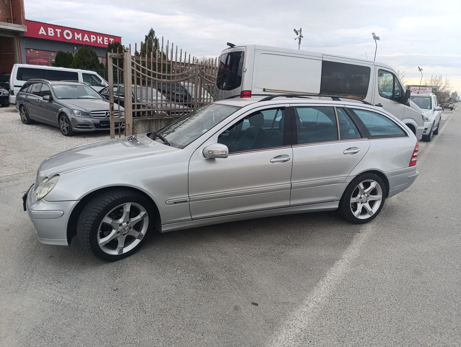 Mercedes-Benz C 220 220, снимка 2 - Автомобили и джипове - 54044176