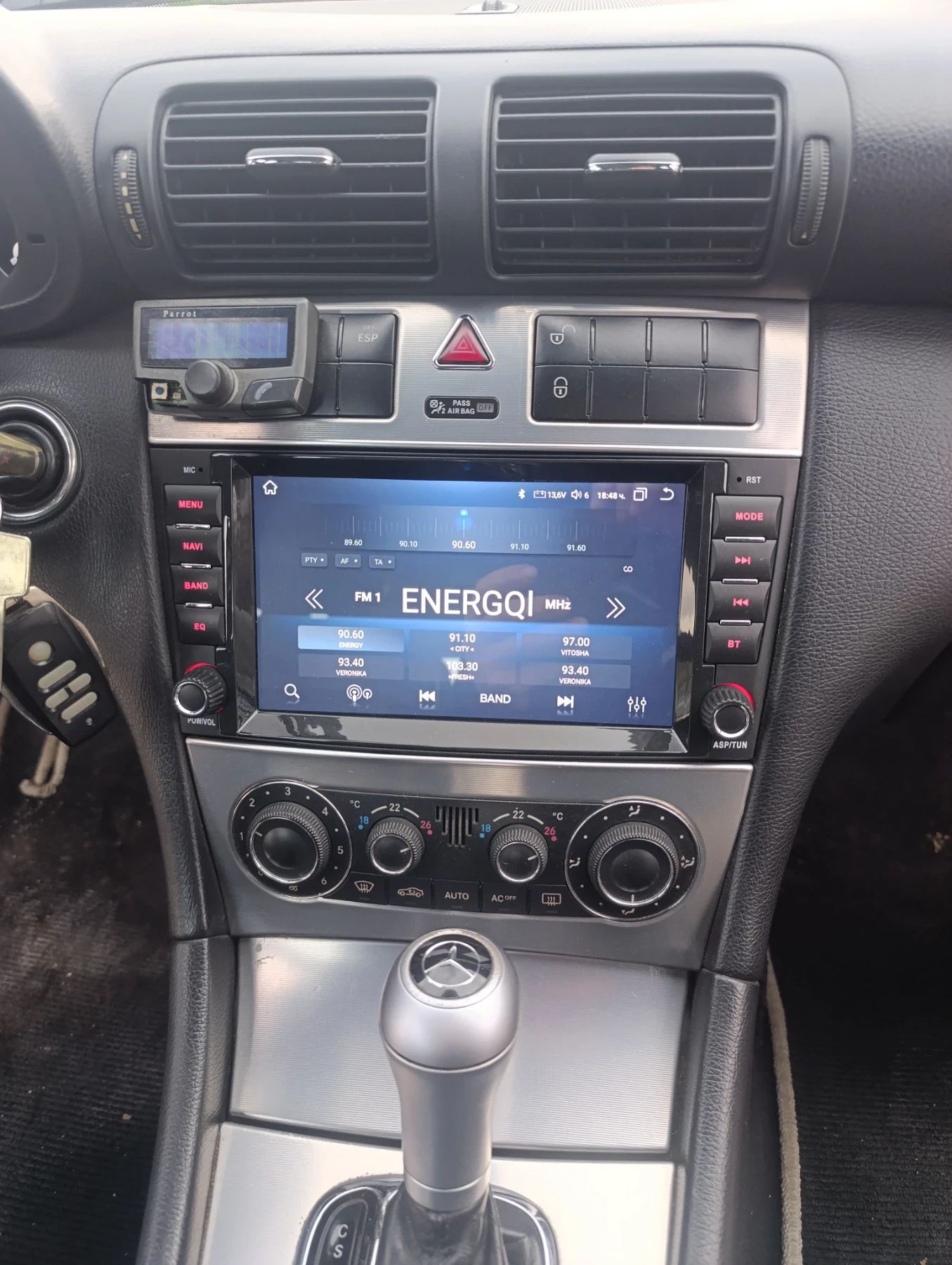 Mercedes-Benz C 220 220, снимка 11 - Автомобили и джипове - 54044176