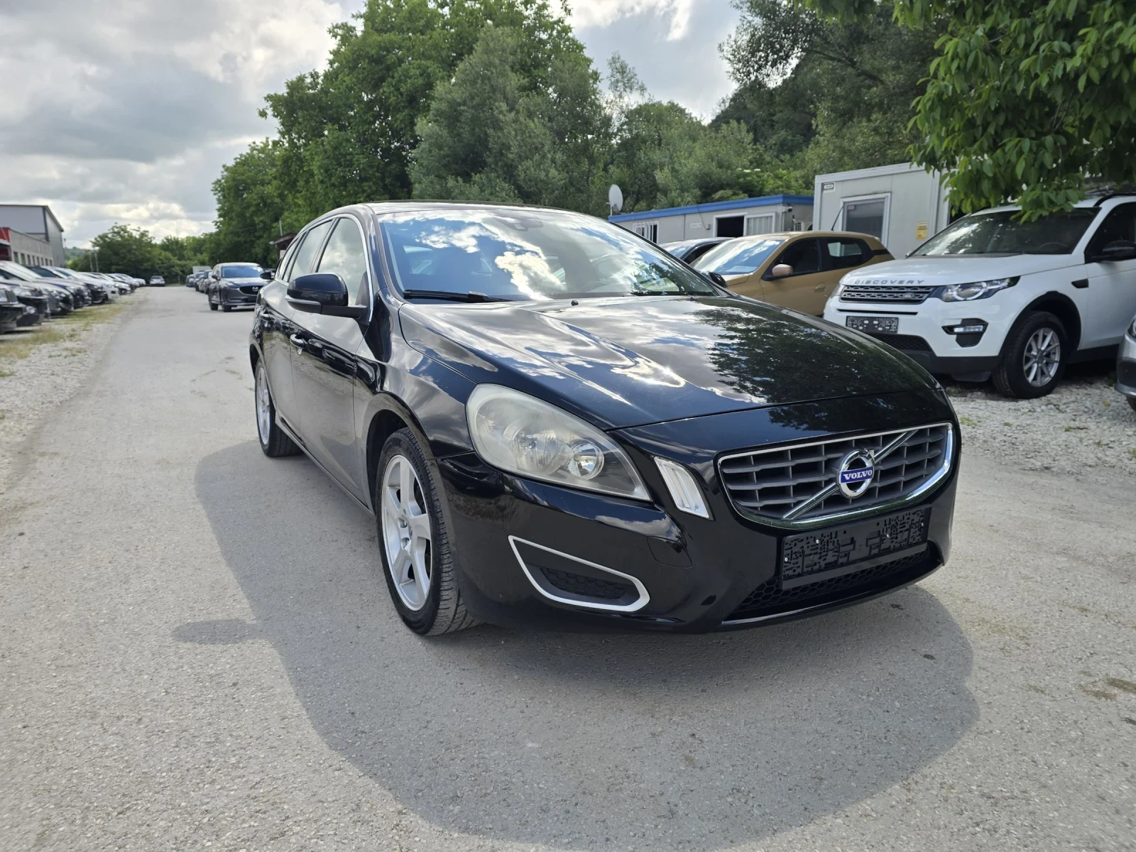 Volvo V60 2.0D 163к.с Топ състояние 6 скорости, снимка 2 - Автомобили и джипове - 54890571
