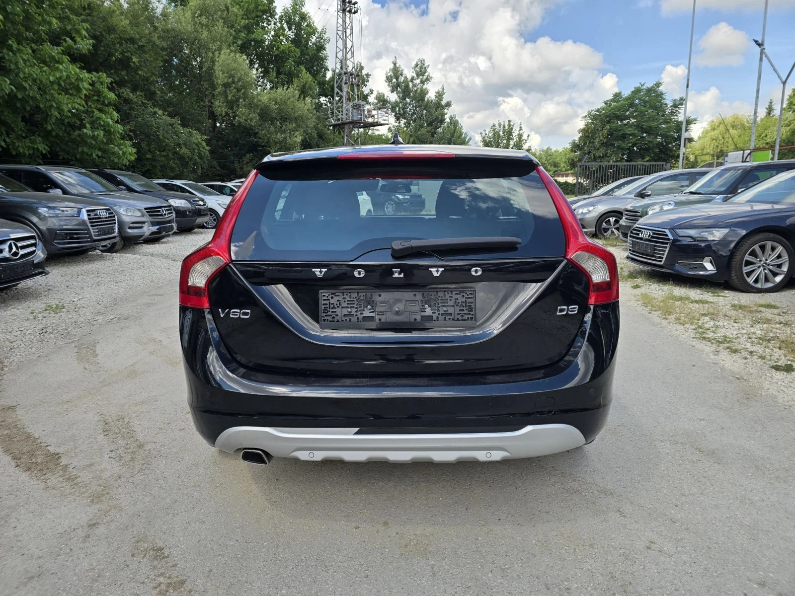 Volvo V60 2.0D 163к.с Топ състояние 6 скорости, снимка 6 - Автомобили и джипове - 54890571