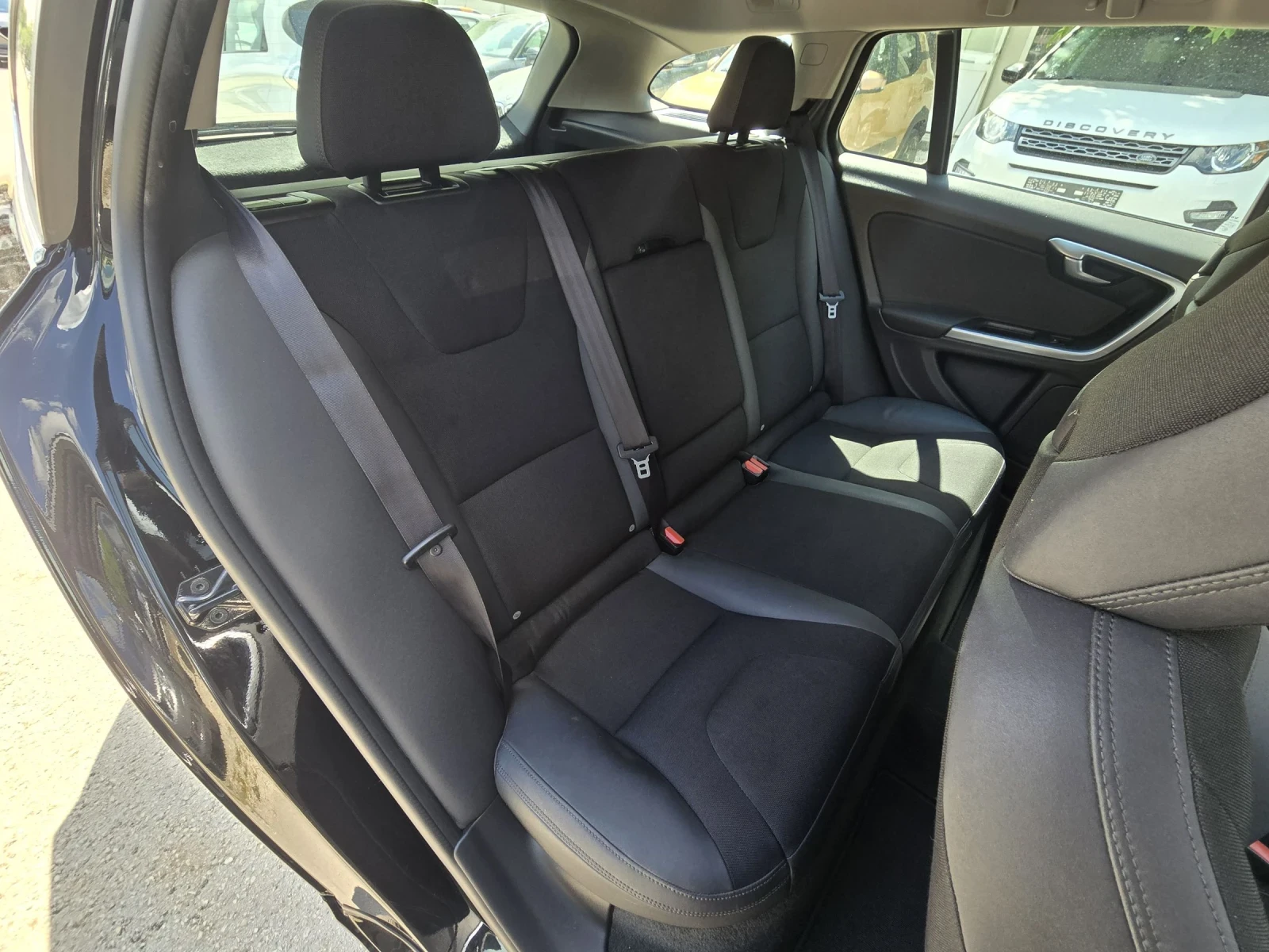 Volvo V60 2.0D 163к.с Топ състояние 6 скорости, снимка 15 - Автомобили и джипове - 54890571
