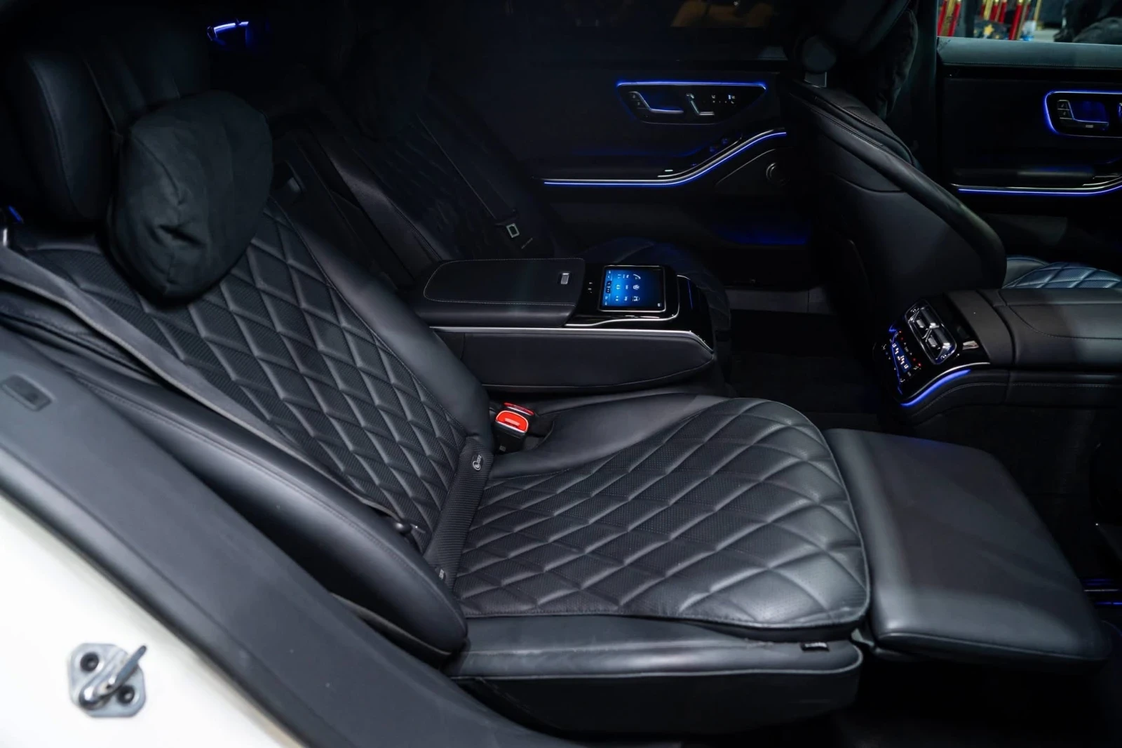 Mercedes-Benz S 580 FULL AMG LINE LED ПАНО BURM HUD 360 ЛИЗИНГ 100%, снимка 15 - Автомобили и джипове - 55873897