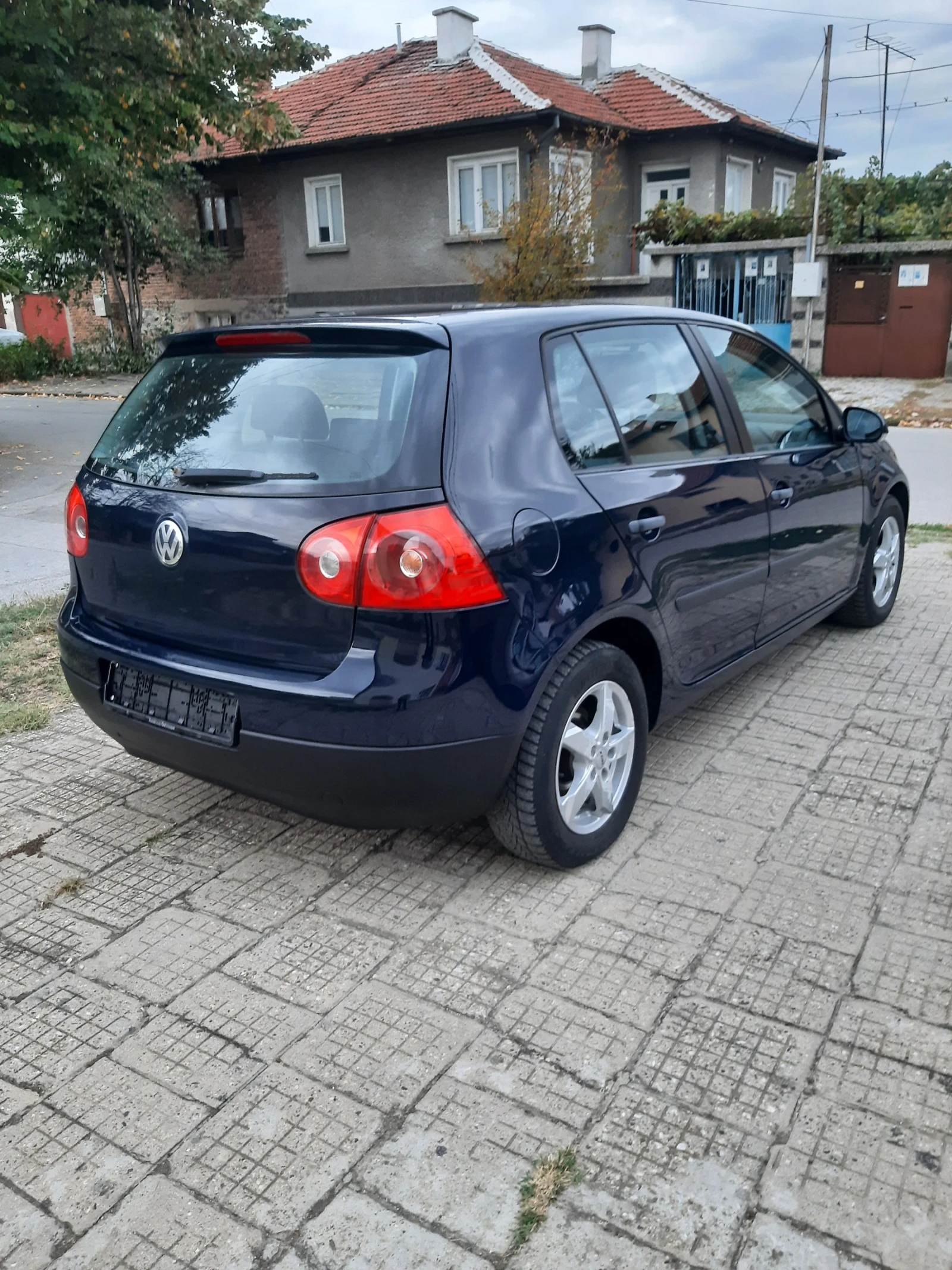 VW Golf Бензинов, снимка 4 - Автомобили и джипове - 55881656