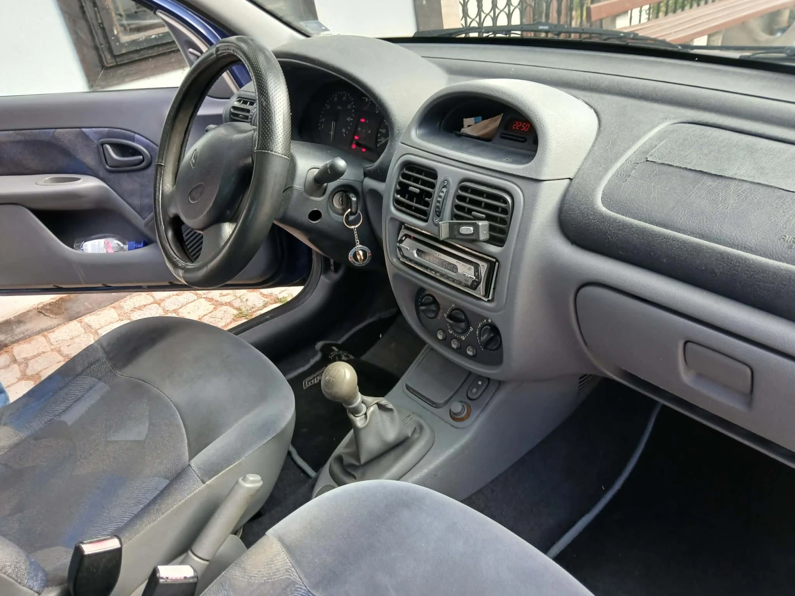 Renault Clio, снимка 8 - Автомобили и джипове - 55975203