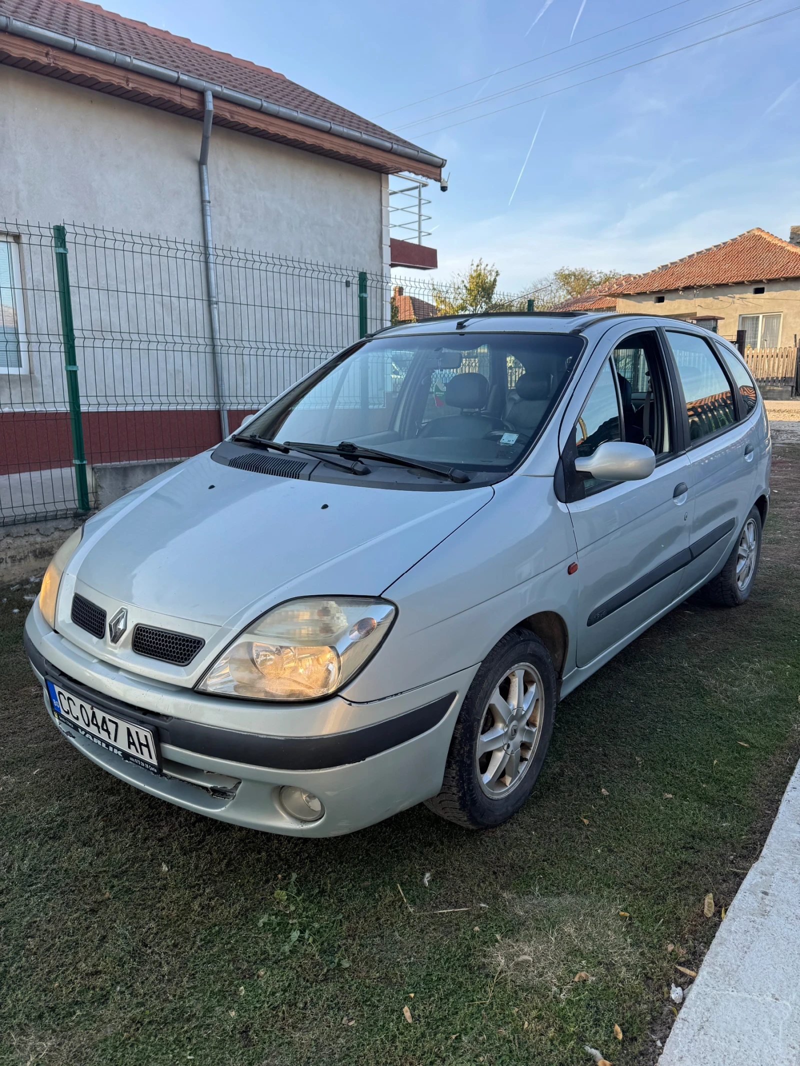 Renault Scenic, снимка 2 - Автомобили и джипове - 56442152