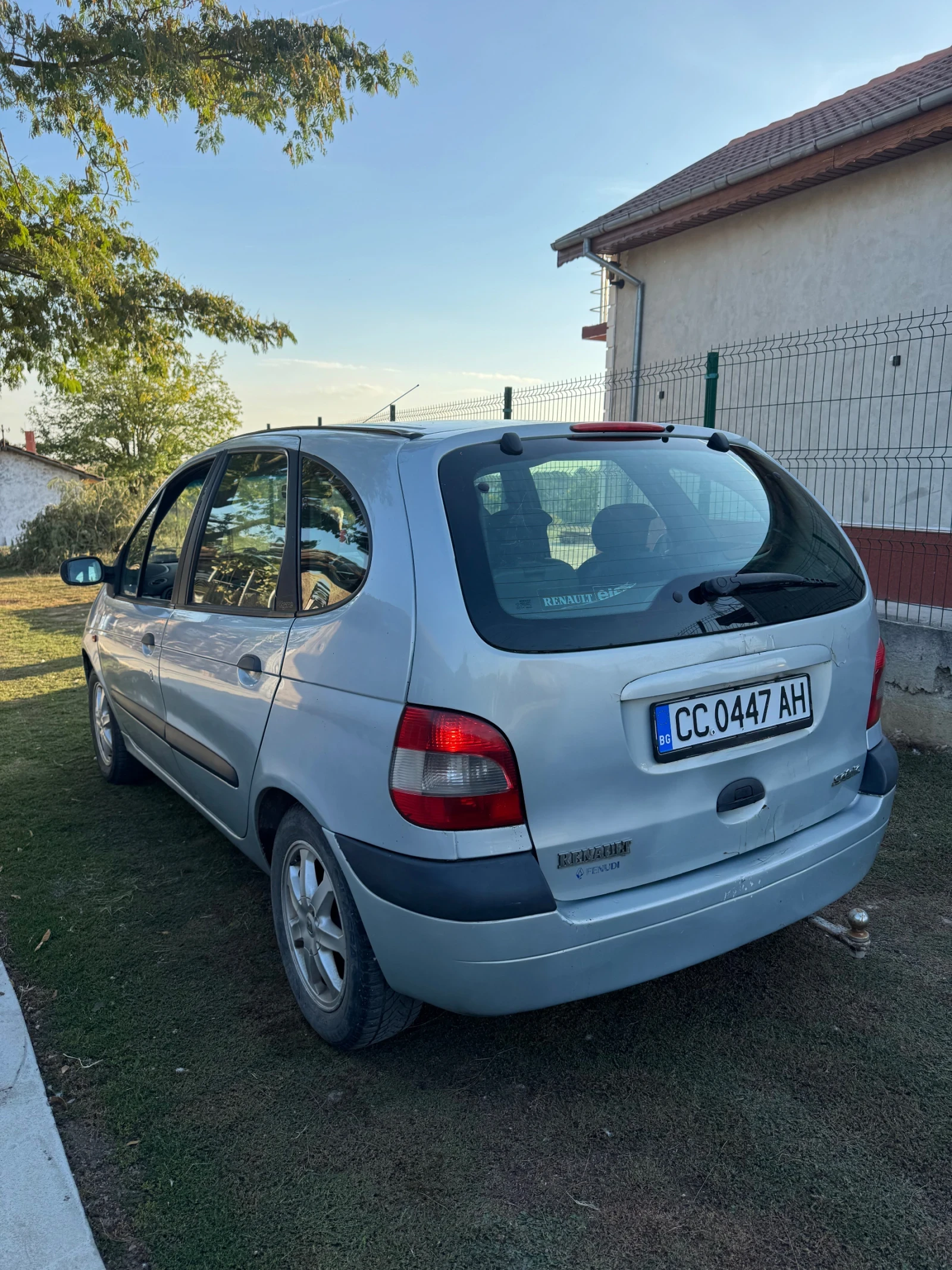 Renault Scenic, снимка 4 - Автомобили и джипове - 56442152