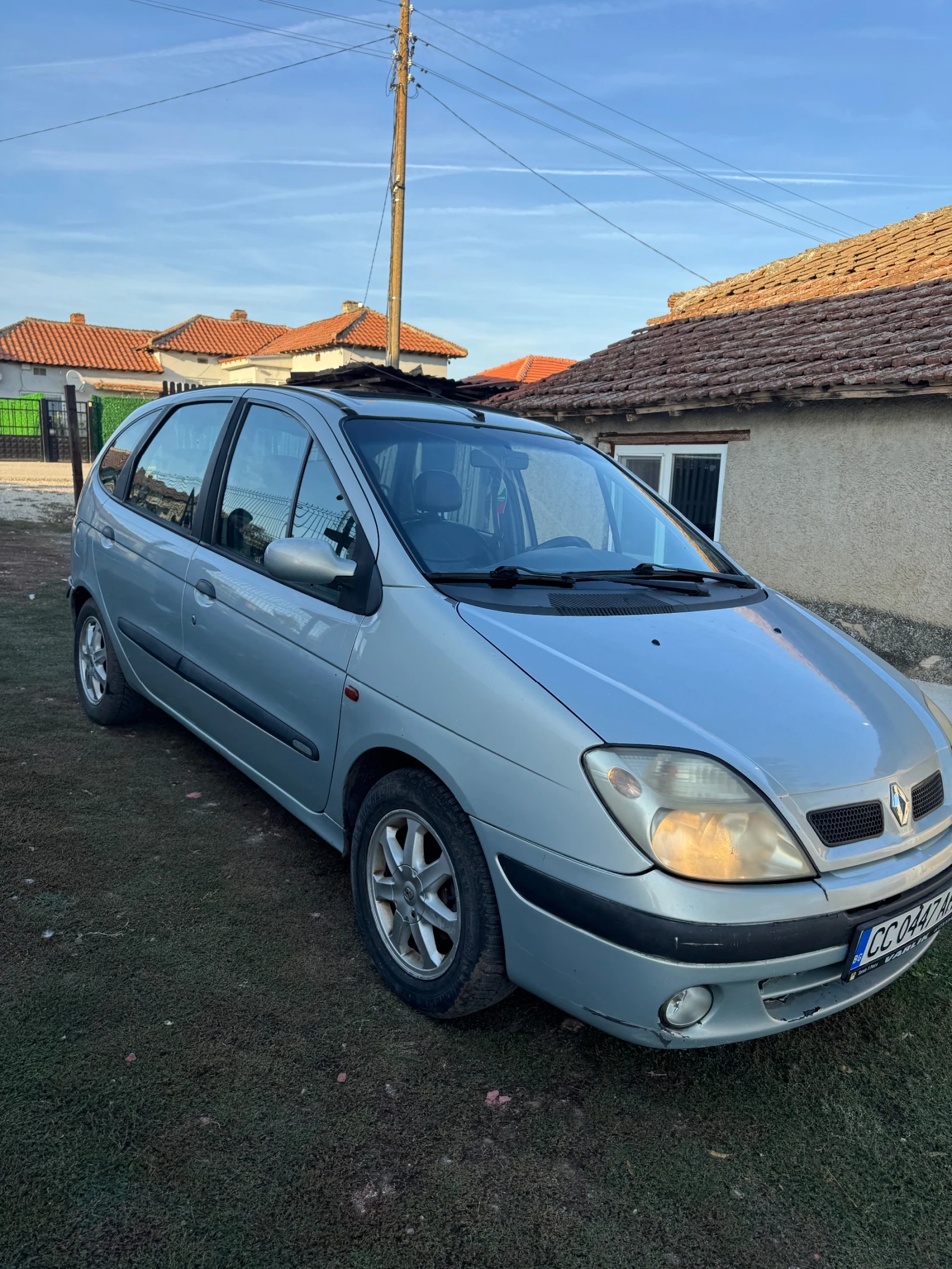Renault Scenic, снимка 8 - Автомобили и джипове - 56442152