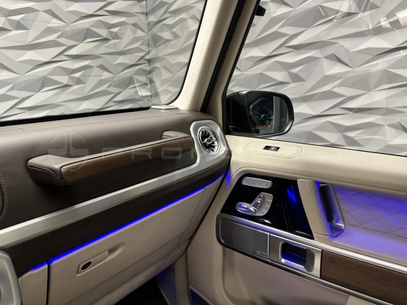 Mercedes-Benz G 500 AMG Pano* Burmester* LED* 360* Camera, снимка 14 - Автомобили и джипове - 44292215