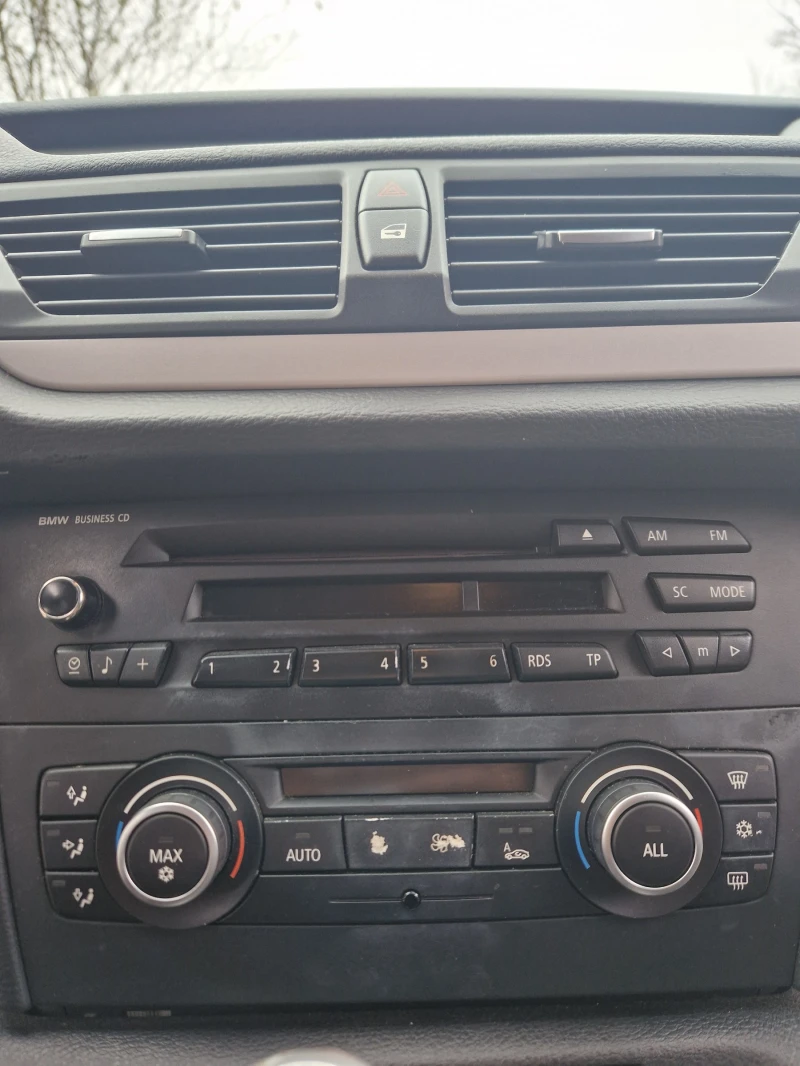 BMW X1, снимка 9 - Автомобили и джипове - 52509455