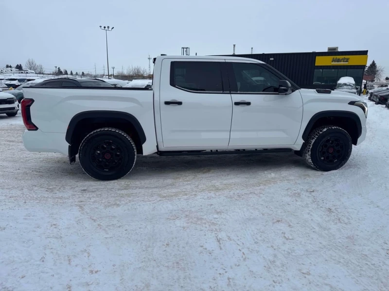 Toyota Tundra * Limited Hybrid * CARFAX * БЕЗ ПЪРВОНАЧАЛНА ВНОСК, снимка 3 - Автомобили и джипове - 53153936