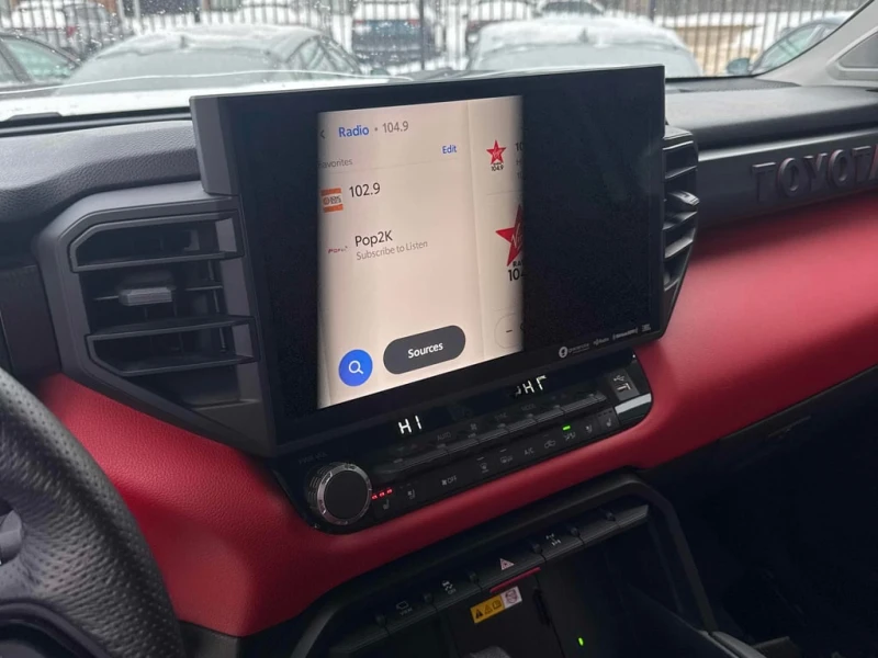 Toyota Tundra * Limited Hybrid * CARFAX * БЕЗ ПЪРВОНАЧАЛНА ВНОСК, снимка 9 - Автомобили и джипове - 53153936