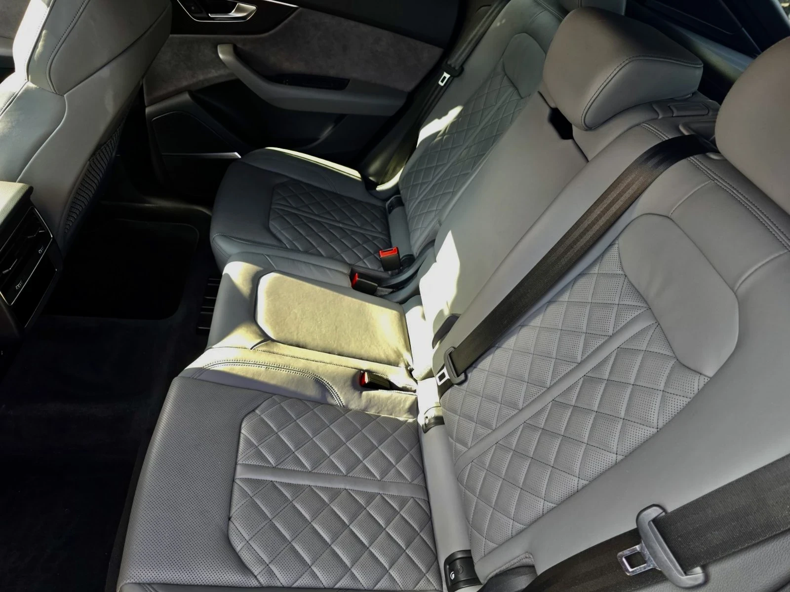 Audi SQ8 | Full екстри | Червен металик | КАСКО | Номер - изображение 7