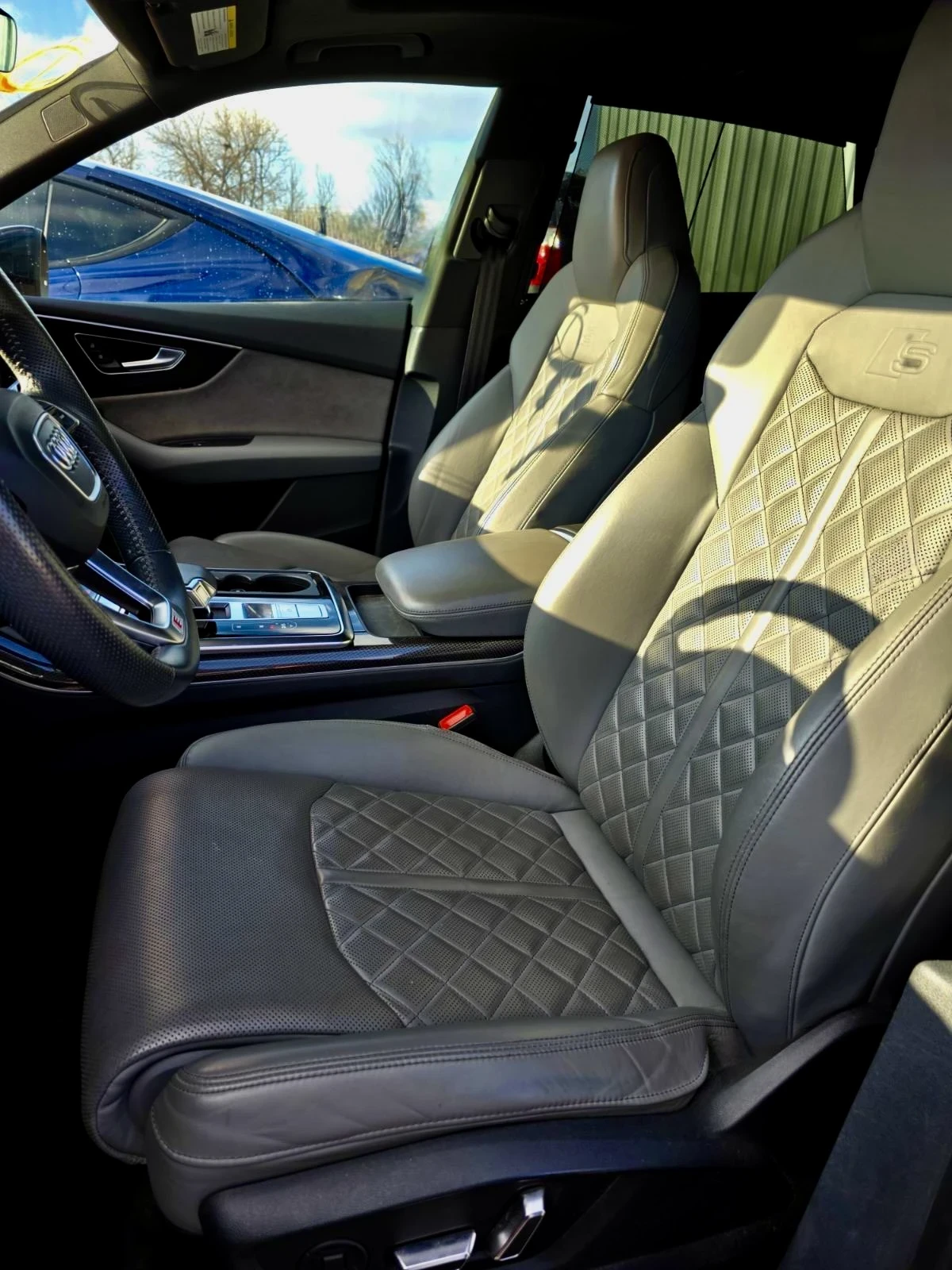 Audi SQ8 | Full екстри | Червен металик | КАСКО | Номер - изображение 5