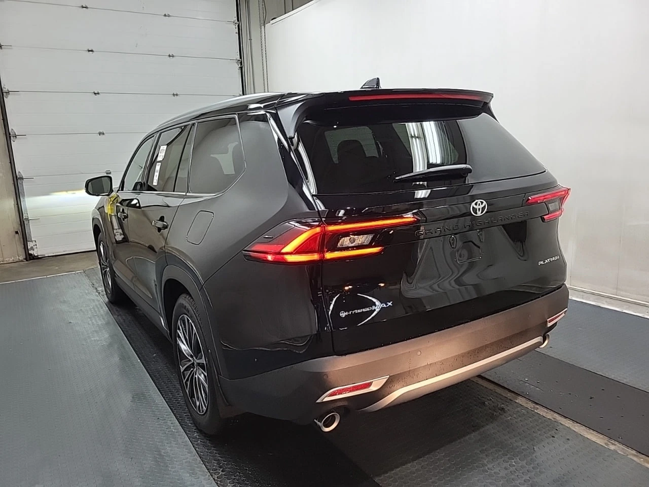 Toyota Highlander 2025 HYBRID PLATINUM MAX* БЕЗ ПЪРВОНАЧАЛНА*  - изображение 3