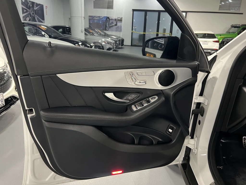 Mercedes-Benz GLC 300 COUPE, снимка 8 - Автомобили и джипове - 53773959