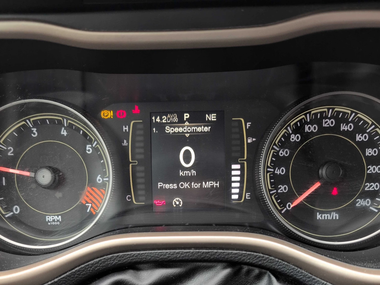 Jeep Cherokee 2.4L 4cyl FWD, снимка 8 - Автомобили и джипове - 53935732