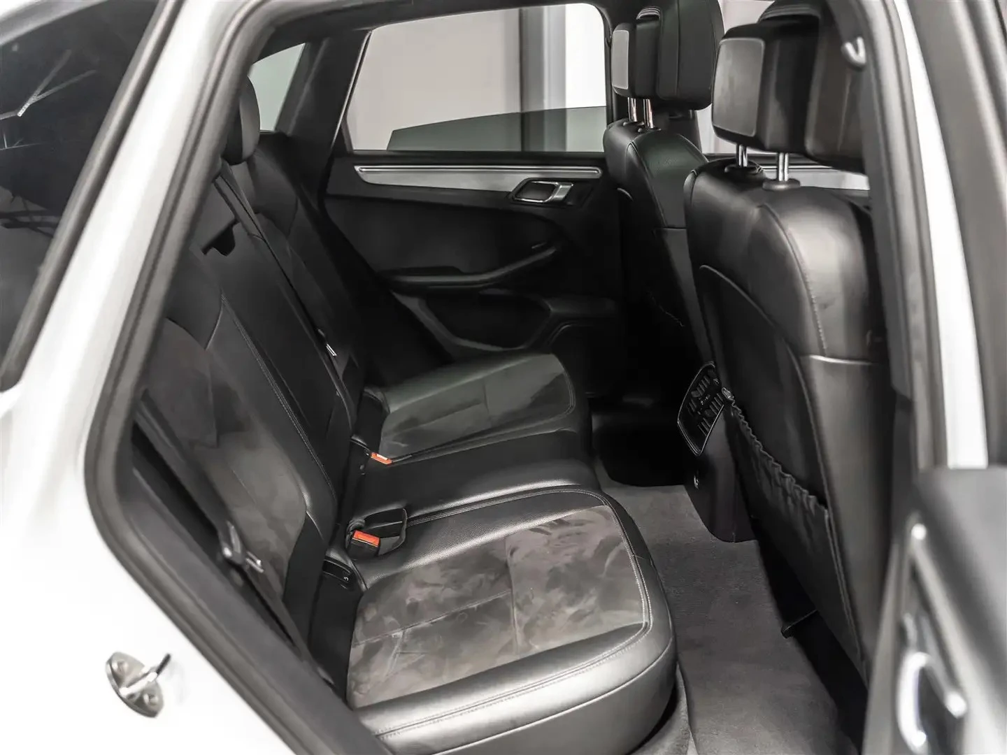Porsche Macan ���� �� �������� + ����������� & ���� ������  | Mobile.bg � ����������� 14