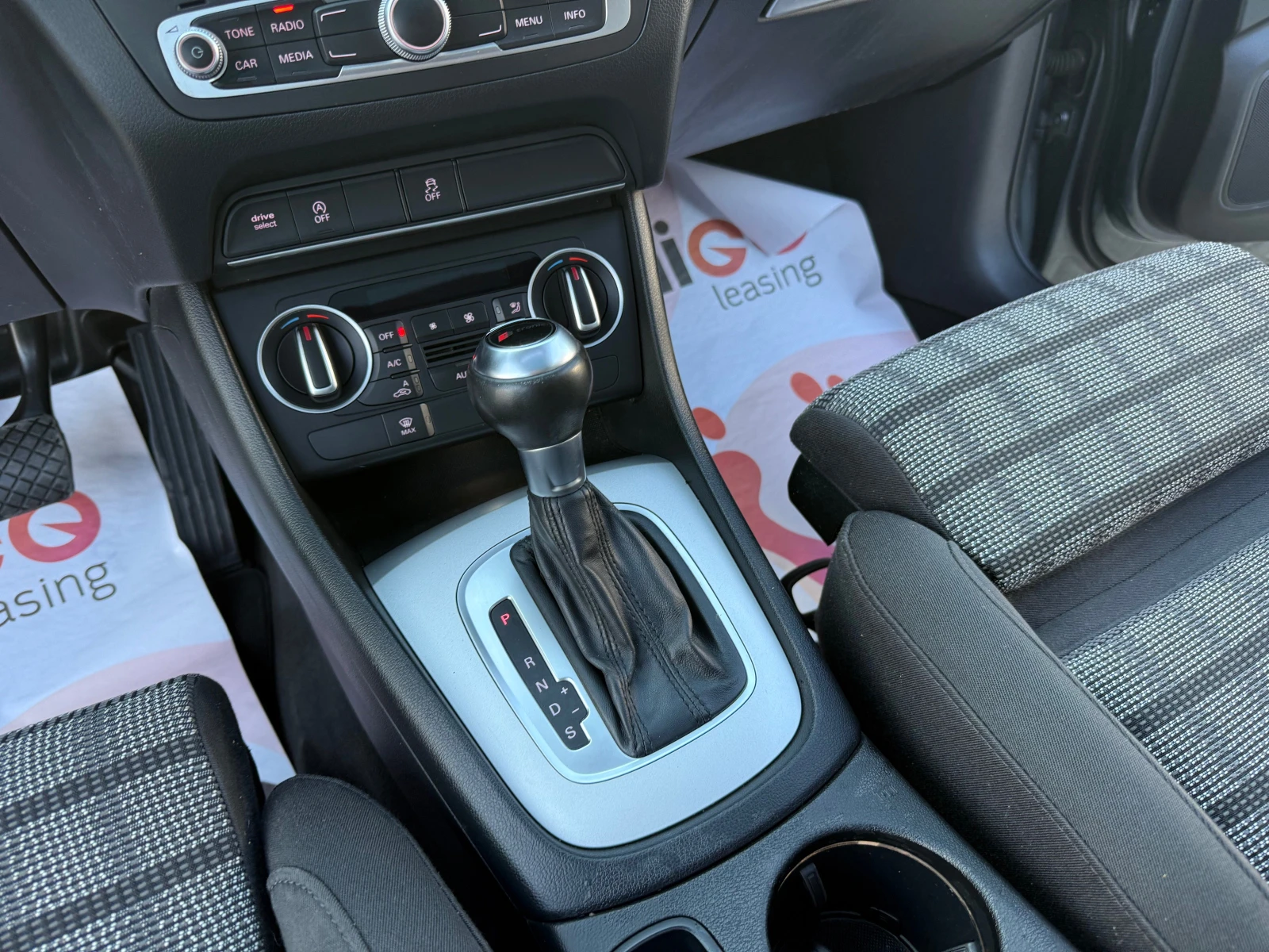Audi Q3 2.0TDI 150 ks face lift S line Собствен лизинг !!!, снимка 12 - Автомобили и джипове - 54843481