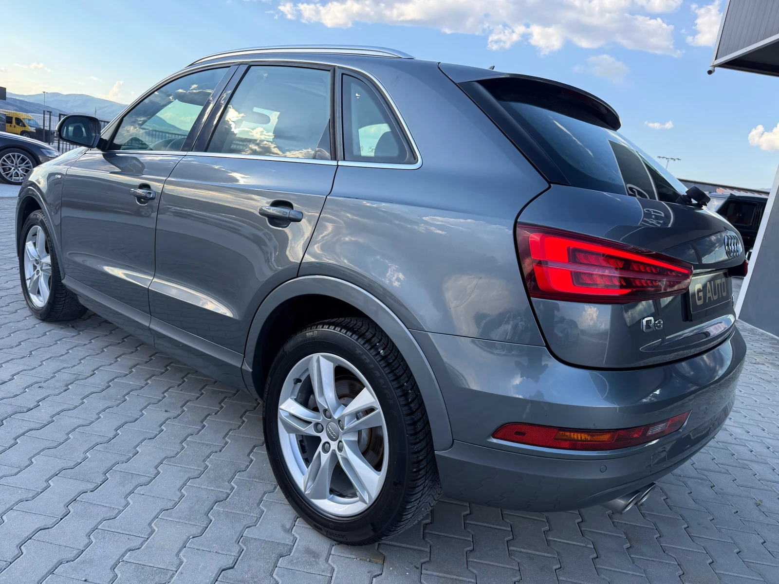 Audi Q3 2.0TDI 150 ks face lift S line Собствен лизинг !!!, снимка 7 - Автомобили и джипове - 54843481
