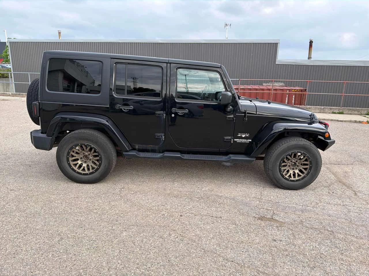 Jeep Wrangler * Sahara * CARFAX * ОПЦИЯ ЗА ФИНАНСИРАНЕ, снимка 3 - Автомобили и джипове - 54893949