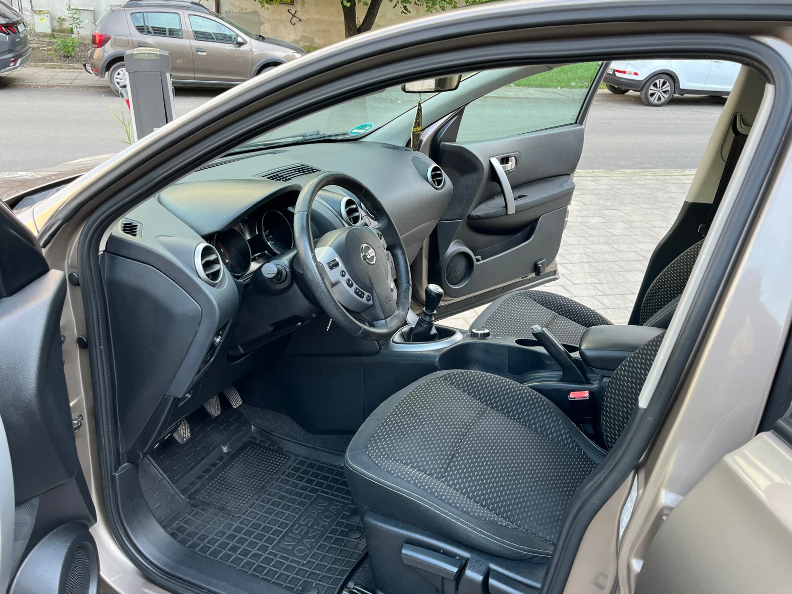 Nissan Qashqai 2.0DCI/150КС/2008/Г, снимка 11 - Автомобили и джипове - 54937473