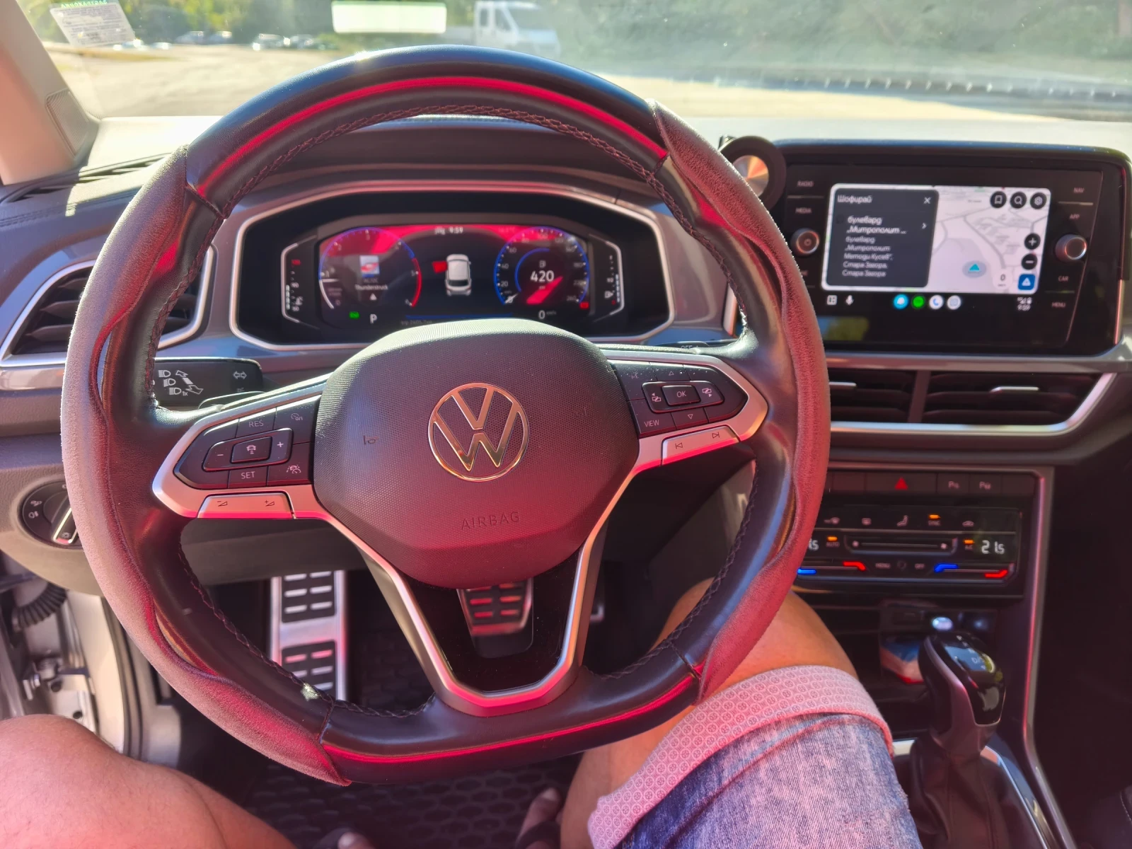 VW T-Roc, снимка 12 - Автомобили и джипове - 56066351