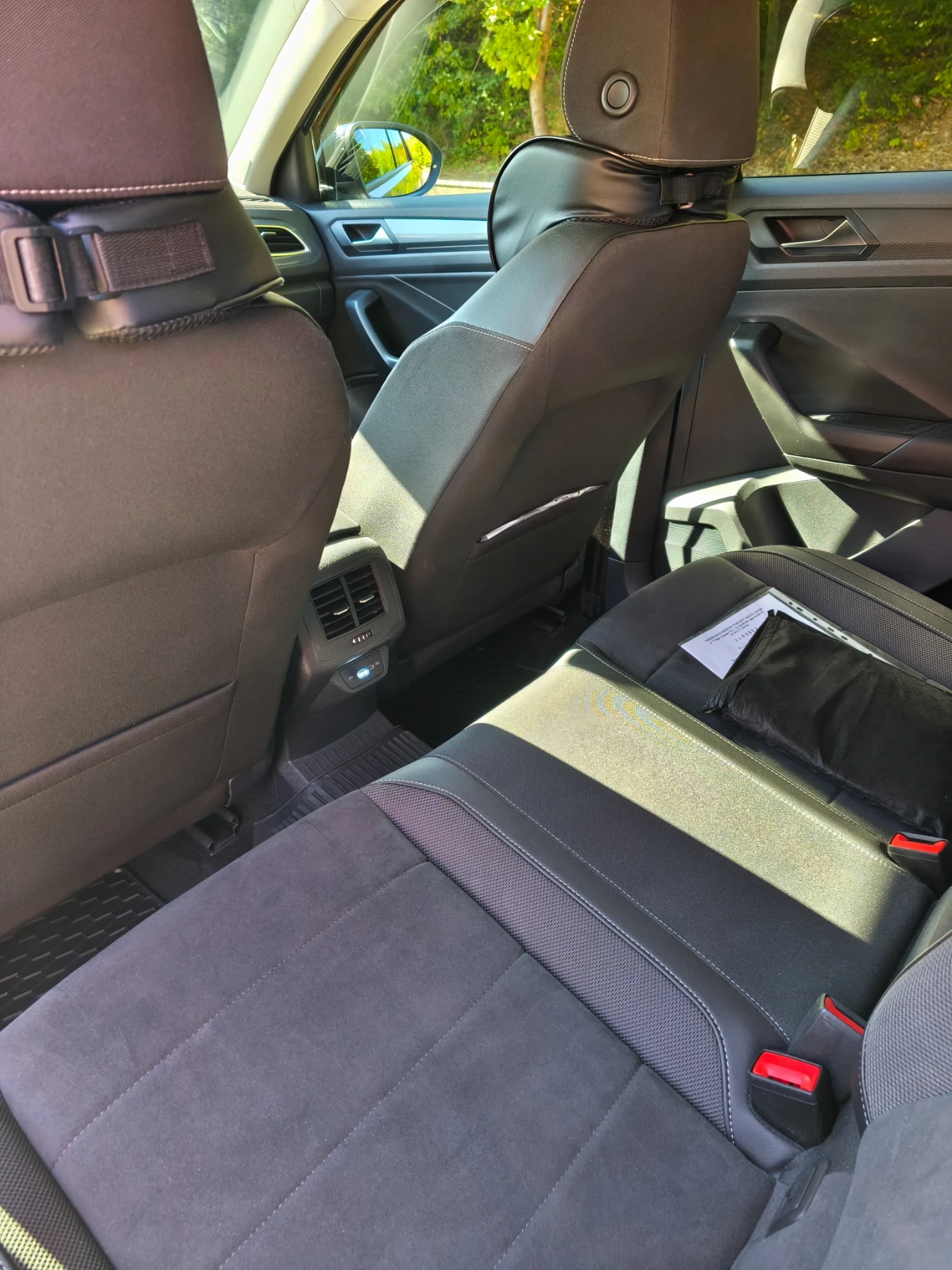 VW T-Roc, снимка 8 - Автомобили и джипове - 56066351