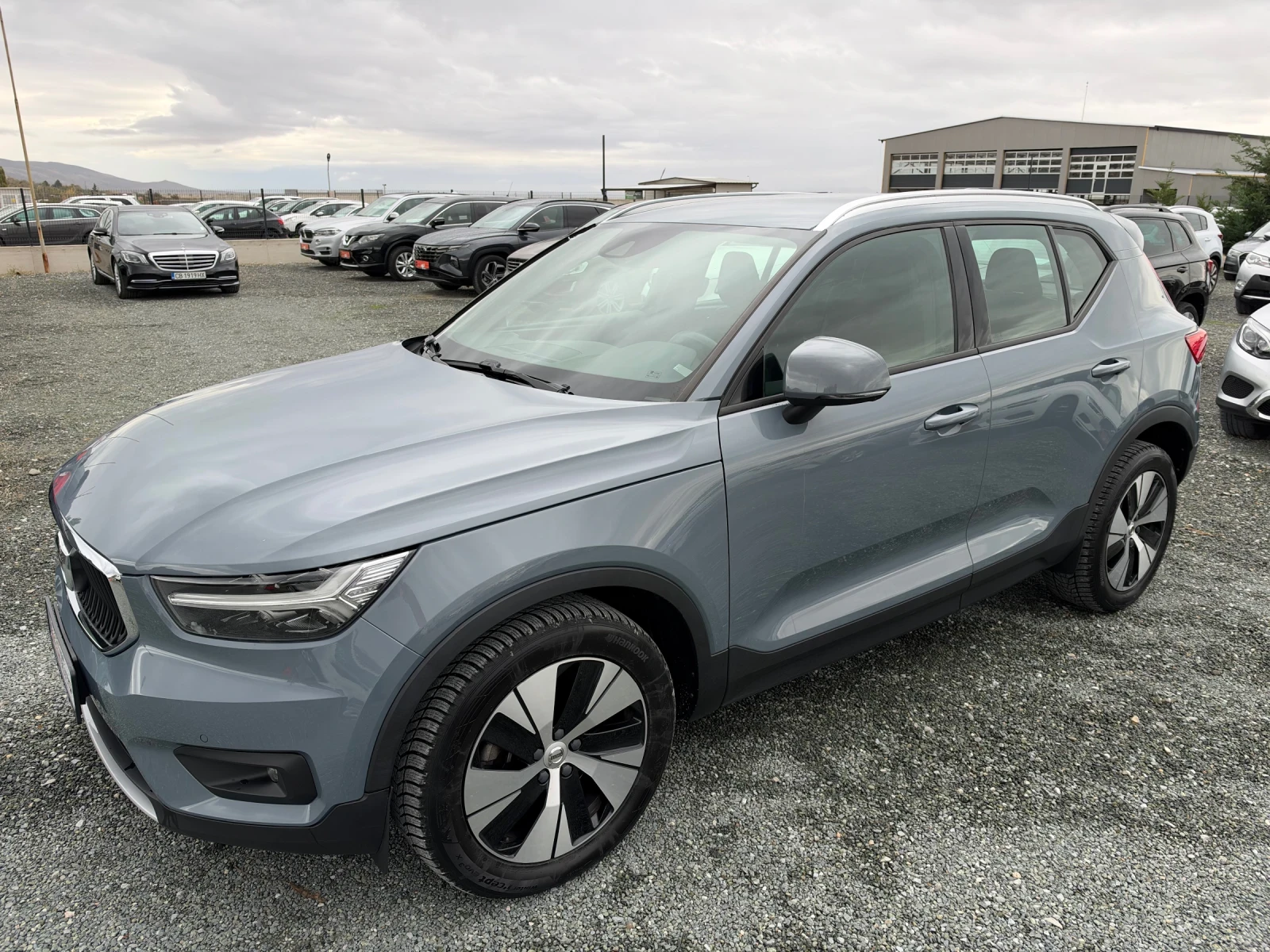 Volvo XC40 (КАТО НОВА)^(4х4)^(R-DESIGN)