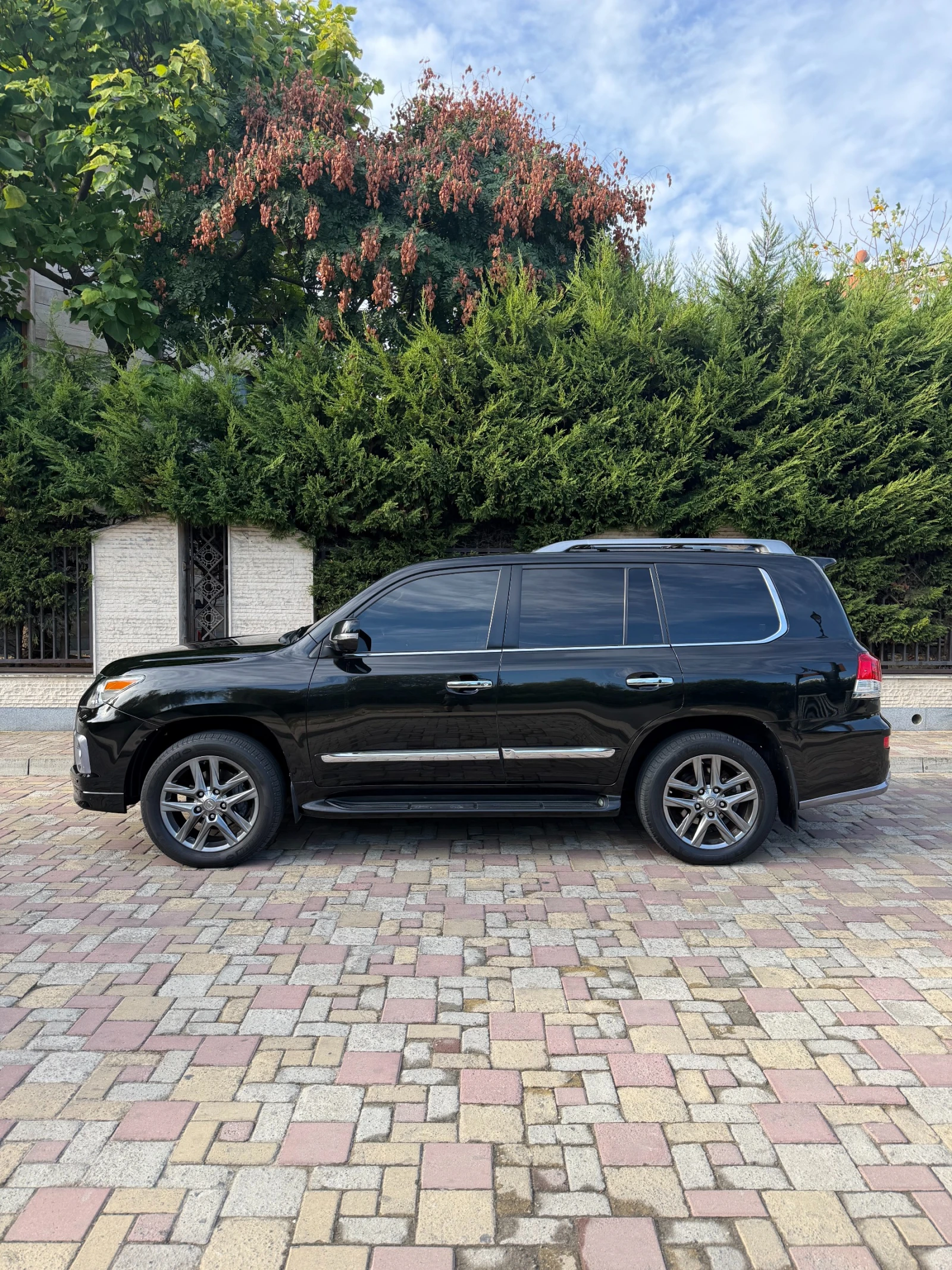 Lexus LX 570 F sport, снимка 3 - Автомобили и джипове - 56293478