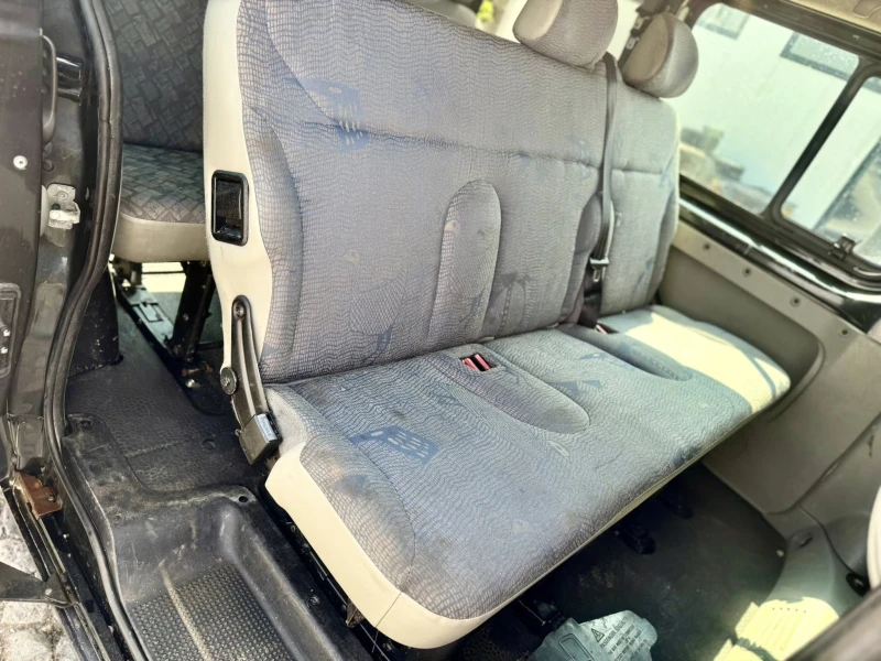 Renault Trafic 2.5 9-места, снимка 12 - Бусове и автобуси - 52800126