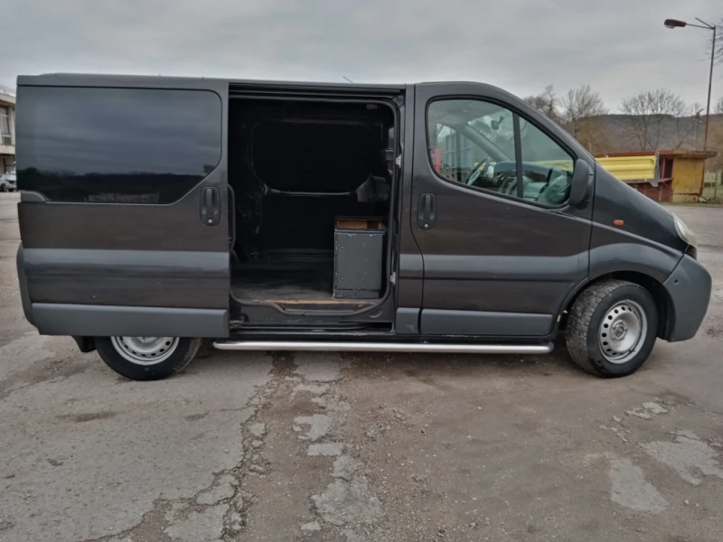 Opel Vivaro 1.9cdti KLIMA, снимка 8 - Бусове и автобуси - 53476981