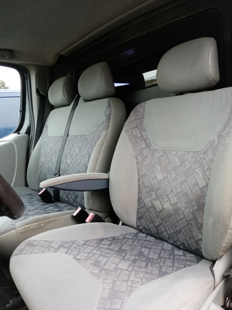 Opel Vivaro 1.9cdti KLIMA, снимка 14 - Бусове и автобуси - 53476981