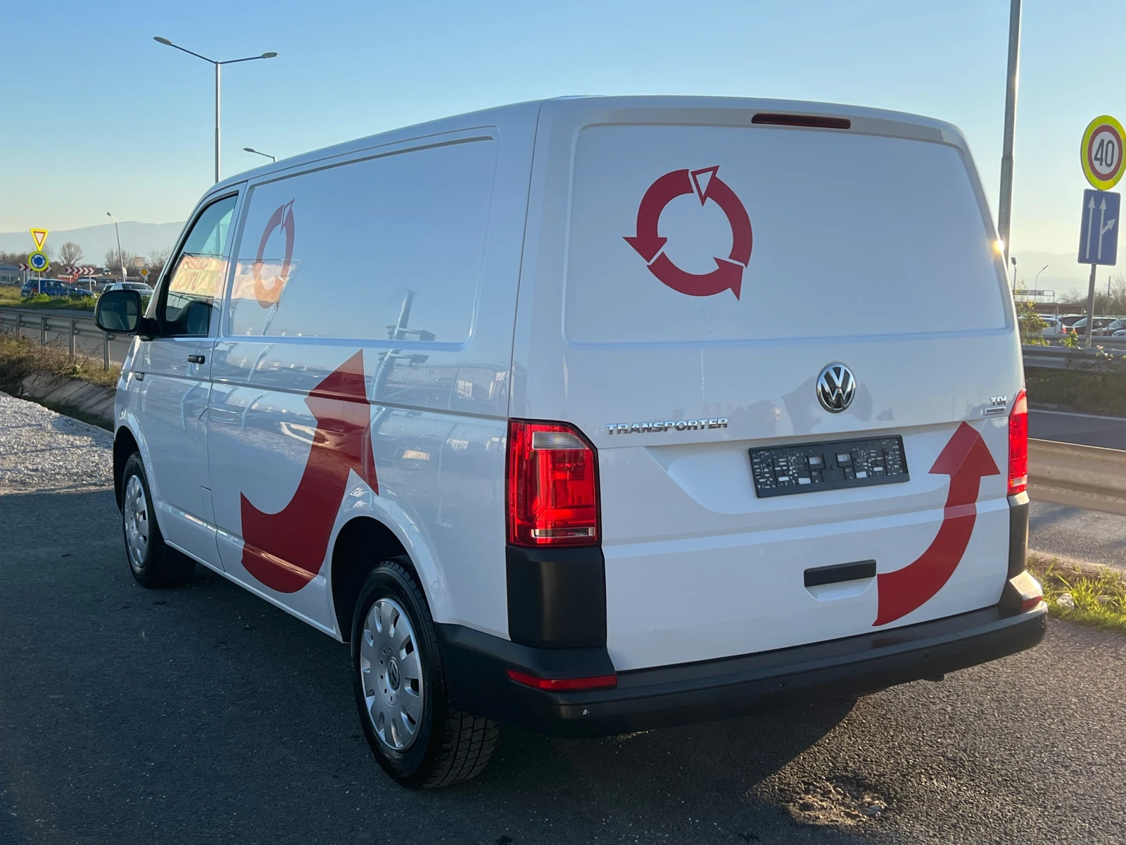 VW Transporter ЛИЗИНГ-ДИЗЕЛ-КЛИМА-ТОП СЪСТОЯНИЕ  - изображение 6