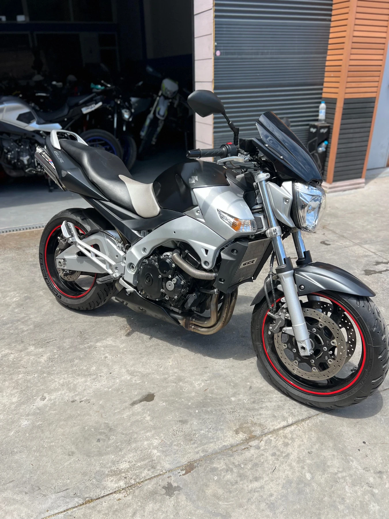 Suzuki Gsr GSR 600 Yoshimura, снимка 15 - Мотоциклети и мототехника - 55132151