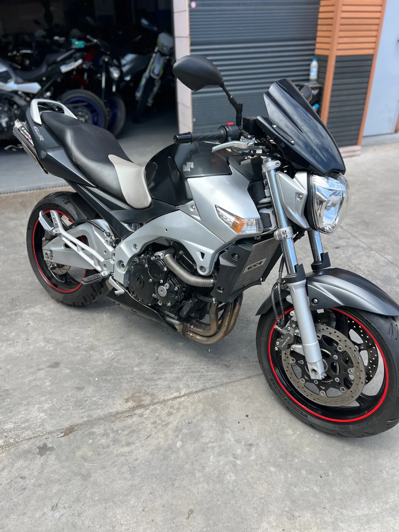 Suzuki Gsr GSR 600 Yoshimura, снимка 4 - Мотоциклети и мототехника - 55132151