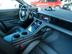 Porsche Taycan 4 Black Edition, снимка 10