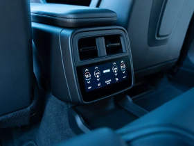 Porsche Taycan 4 Black Edition, снимка 15