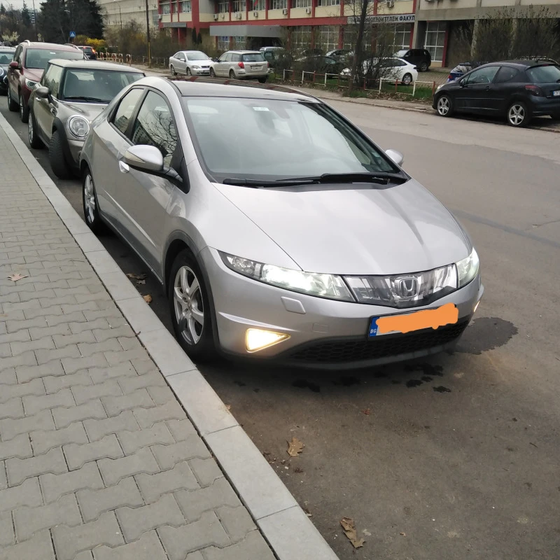 Honda Civic напълно обслужена, снимка 1 - Автомобили и джипове - 43583642