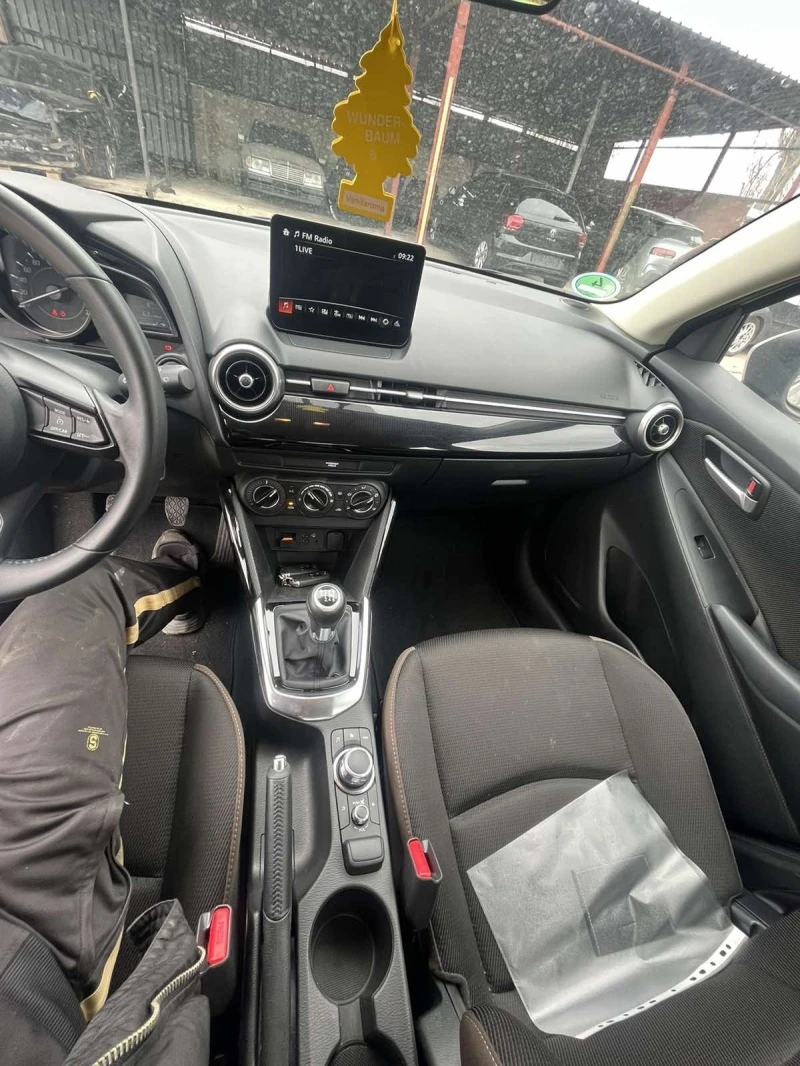 Mazda 2, снимка 8 - Автомобили и джипове - 44837648