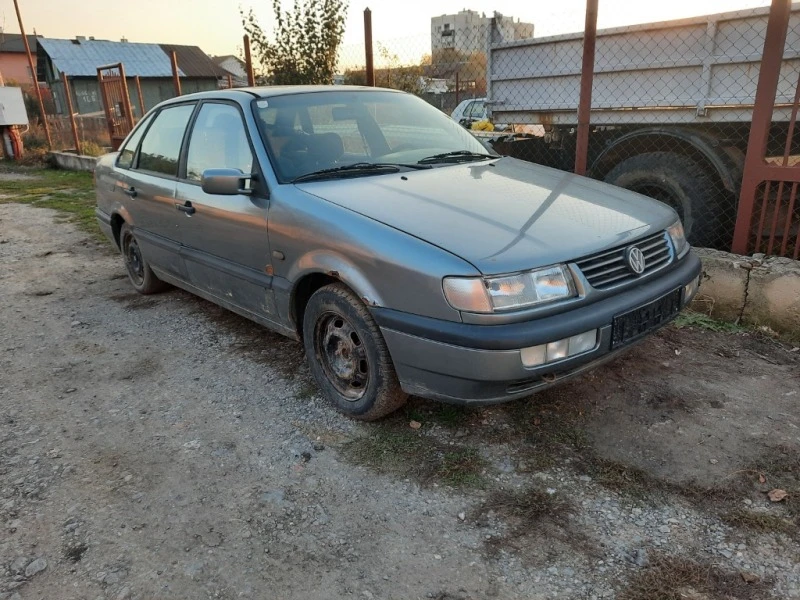 VW Passat, снимка 1 - Автомобили и джипове - 46742734