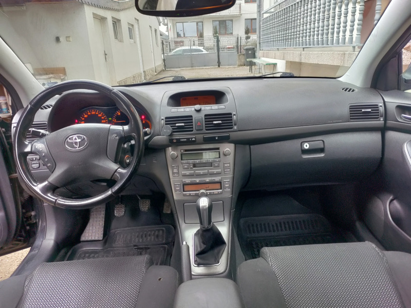 Toyota Avensis, снимка 11 - Автомобили и джипове - 45804140