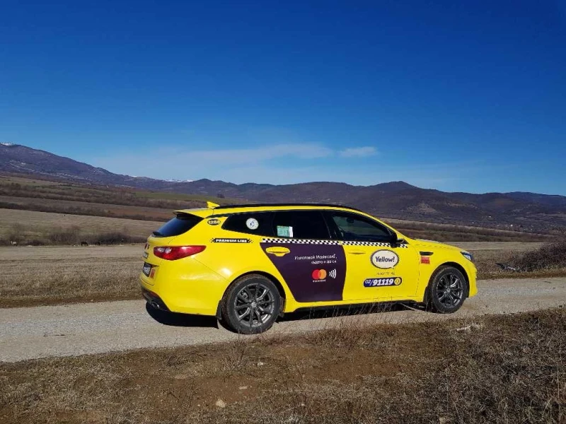 Kia Optima, снимка 4 - Автомобили и джипове - 52295934