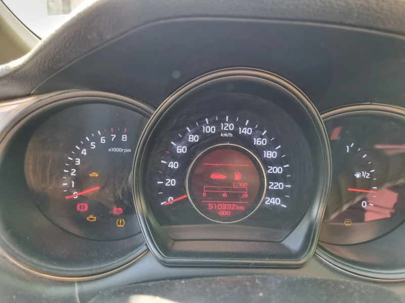 Kia Ceed, снимка 2 - Автомобили и джипове - 52652637