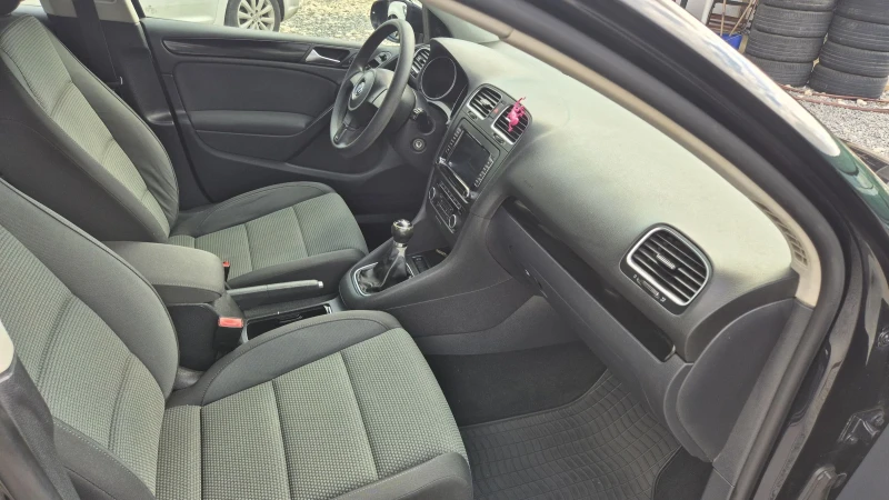 VW Golf 1.6, снимка 14 - Автомобили и джипове - 51719212