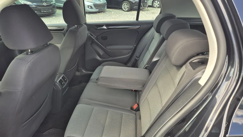 VW Golf 1.6, снимка 11 - Автомобили и джипове - 51719212