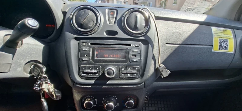 Dacia Lodgy, снимка 8 - Автомобили и джипове - 52896402