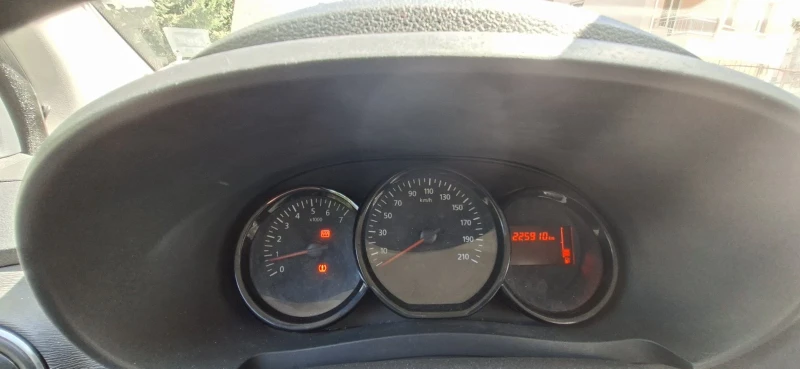 Dacia Lodgy, снимка 9 - Автомобили и джипове - 52896402