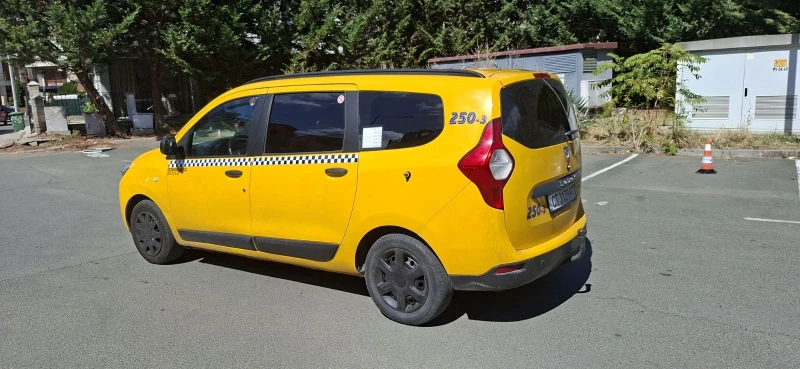 Dacia Lodgy, снимка 4 - Автомобили и джипове - 52896402