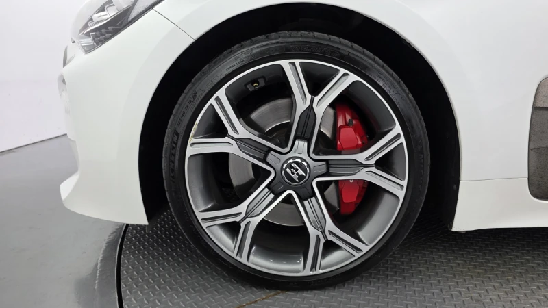 Kia Stinger 3.3T AWD GT , снимка 5 - Автомобили и джипове - 52688569